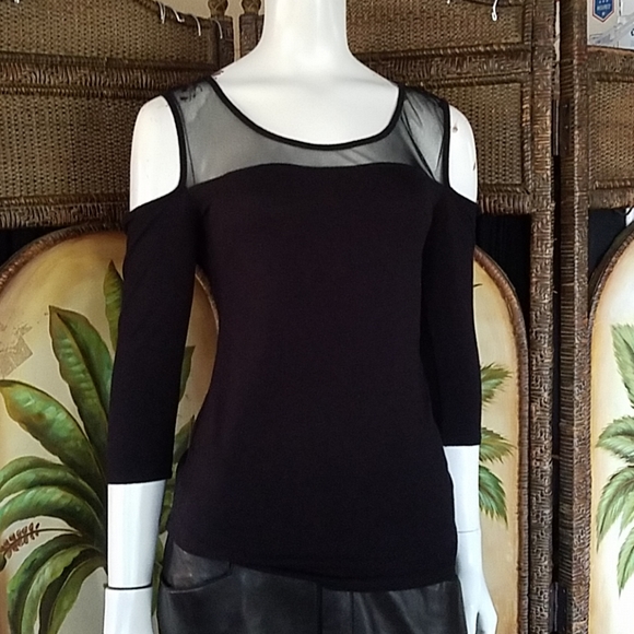 2B Bebe cold shoulder top - Picture 3 of 5